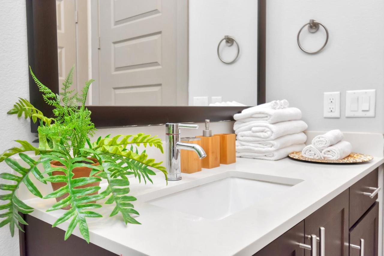 Downtown Hou 1Br Rental Car Available!! Pool Wifi Houston Eksteriør billede